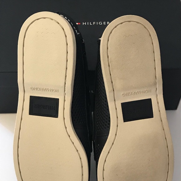 Tommy Hilfiger  Perforated Boat Shoes Men's SZ 10 - Picture 6 of 8